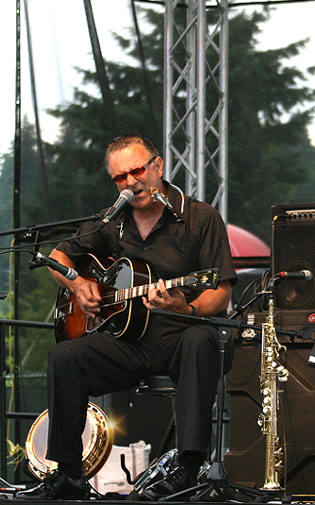 Douglas Fraser: banjo